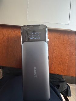 Anker 737 power bank like new