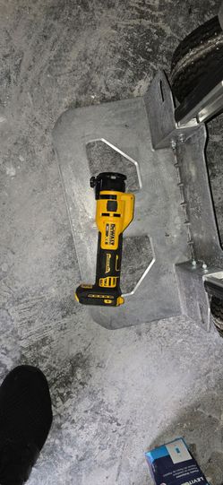 Dewalt Drywall Cut Out Tool