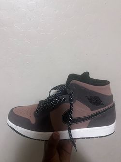 Air Jordan 1 Mid Sneaker