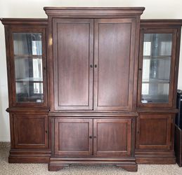 Entertainmnet Center