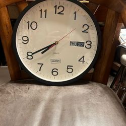 Staples quartz wall clock with day and date works great