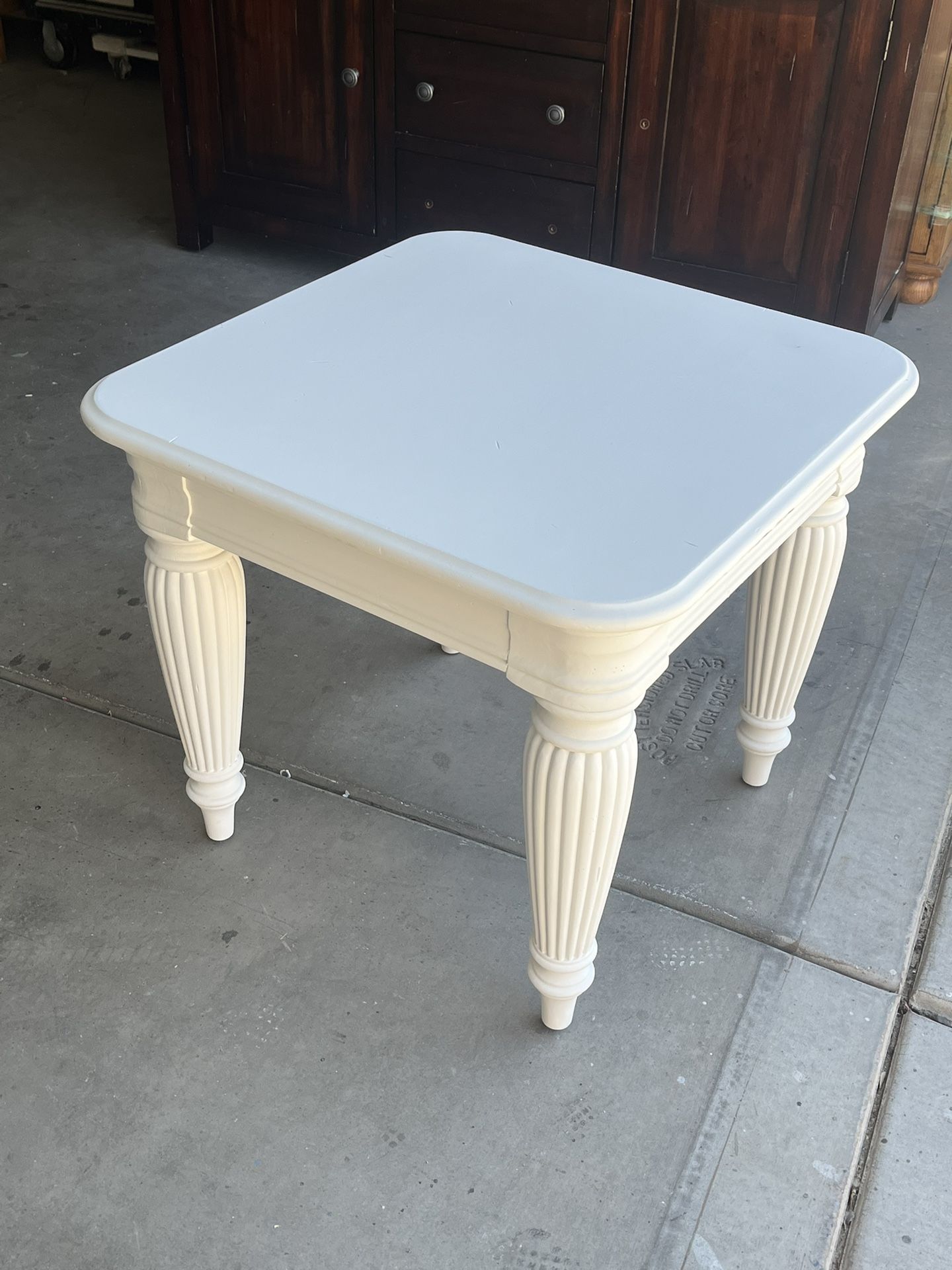 SOLID OAK SHABBY CHIC OVERSIZED NIGHT STAND OR END TABLE
