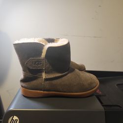 Girls Ugg  Keelan ankle boots/booties

