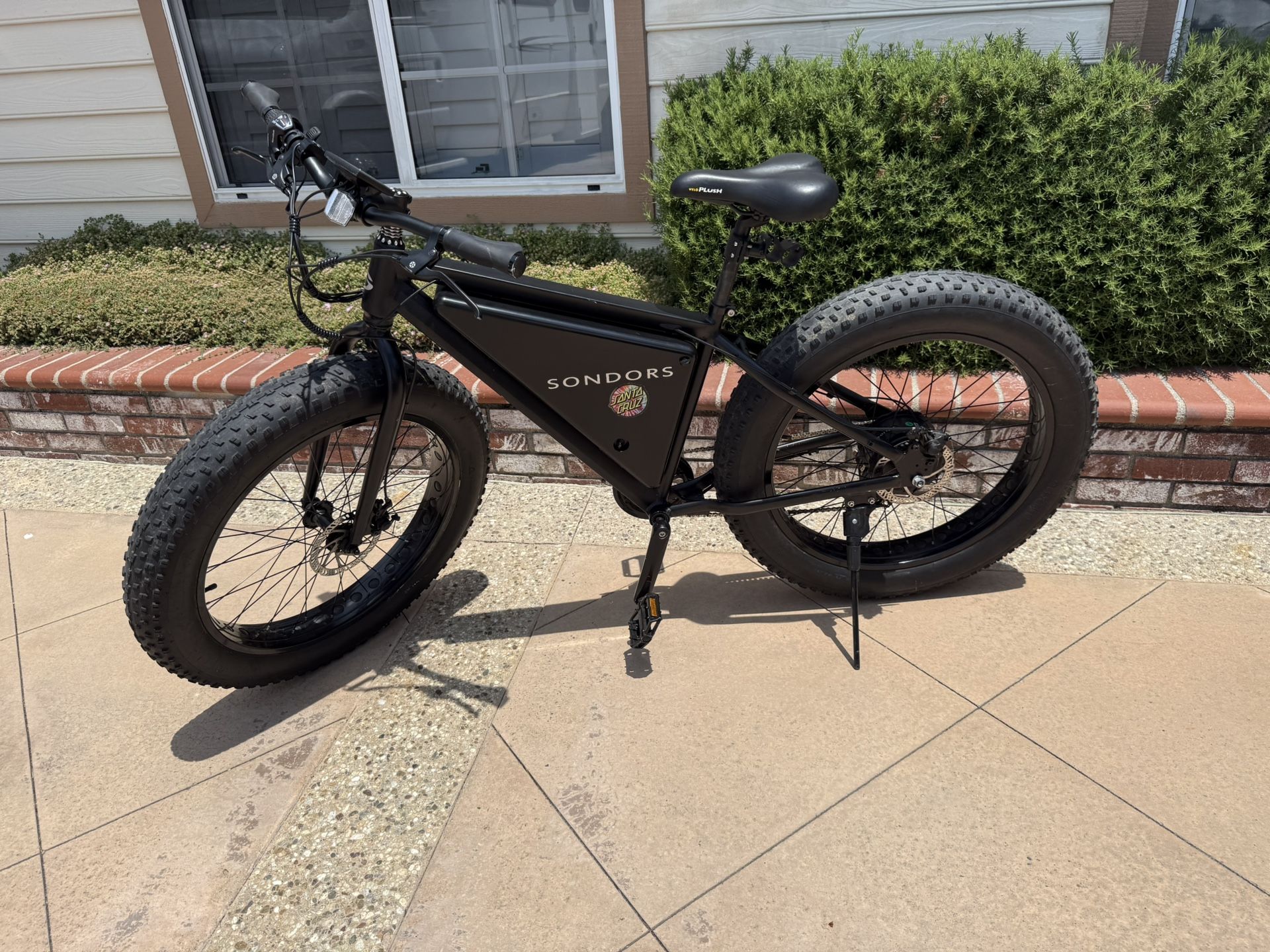 SONDORS ELECTRIC BIKE WITH BRAND NEW THROTTLE AND TUNE UP