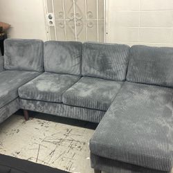 New 100x58 Sectional Couch / Free Delivery 