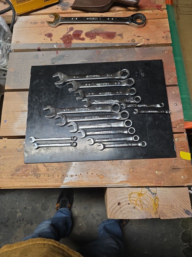 HUSKY WRENCH SET. METRIC AND IMPERIAL/STANDARD