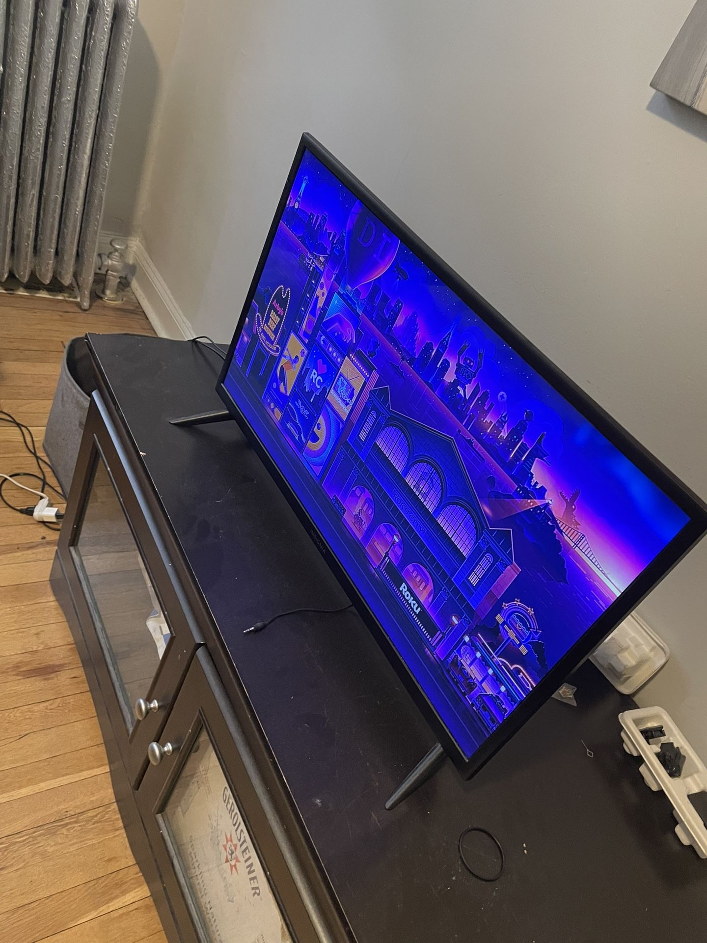 30”FLATSCREEN TV