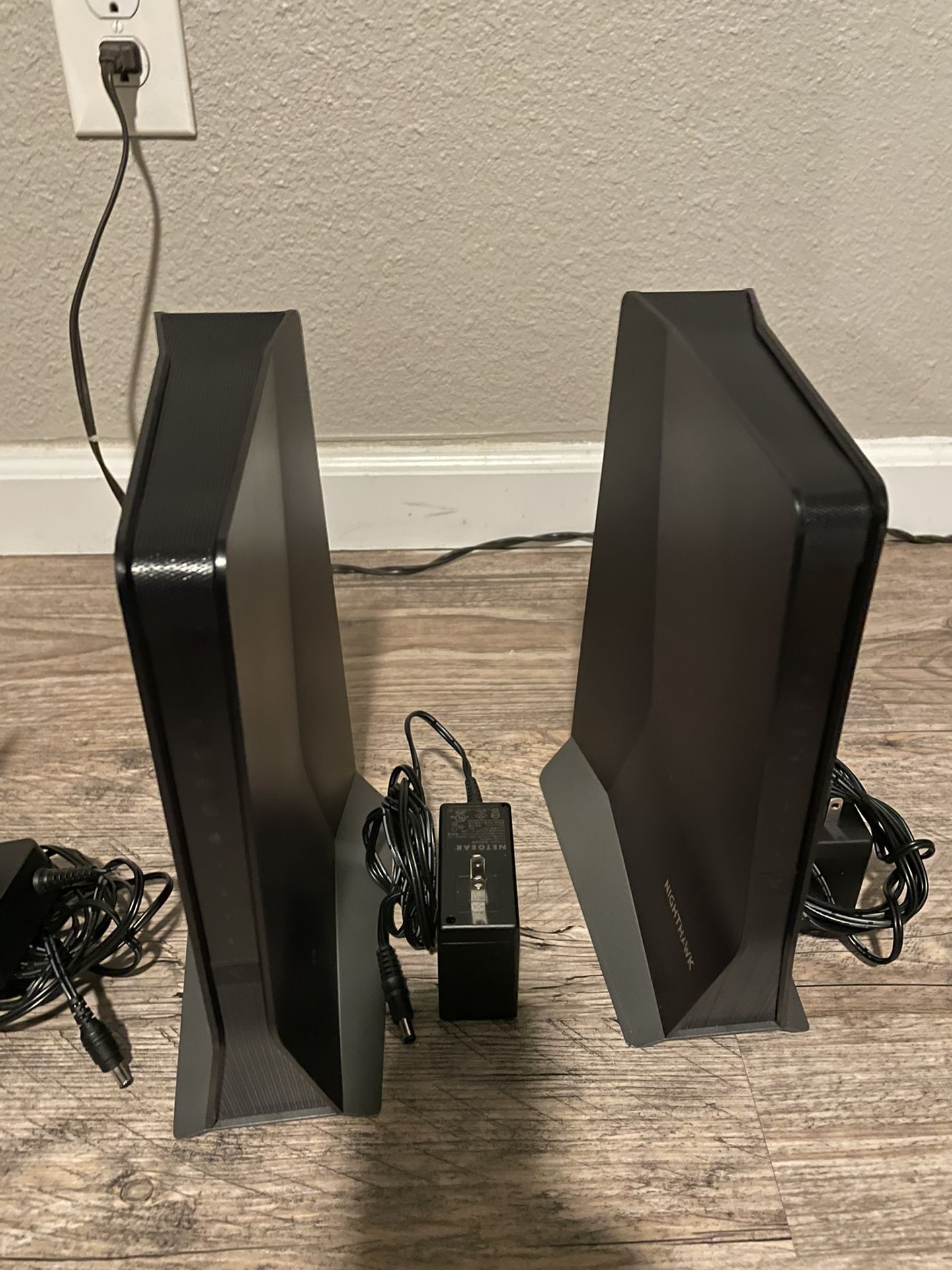 (2) NETGEAR Nighthawk 8-Stream Wi-Fi Mesh Extender (EAX80)
