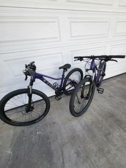 2 x Trek mountain bikes size adult small Wheels 27.5 Speeds 21 Hydraulic disc brakes bothe for 1080$