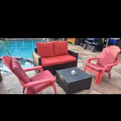 4pc Cushioned wicker Sofa Chairs coffee table  Pool Deck spa balcony