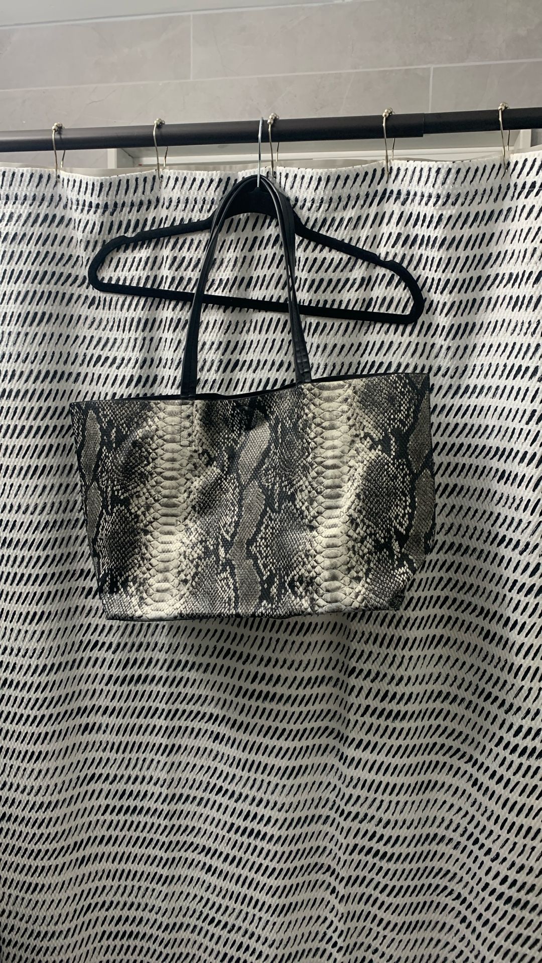Sommer and Rose tote bag