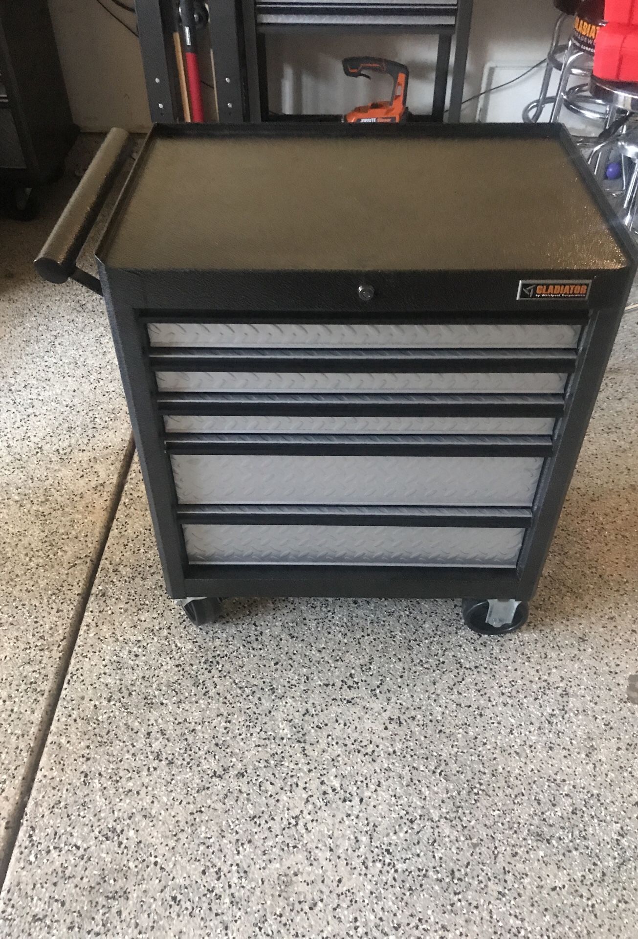 Gladiator Classic Series 27 in. Wide 5-Drawer Rolling Tool Chest GATC27V5WG