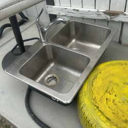 Sink Good Conditions 
