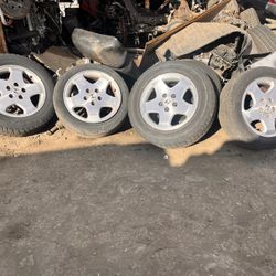 16 Inch Factory Alloy Wheels Off A 2001 Honda Odyssey