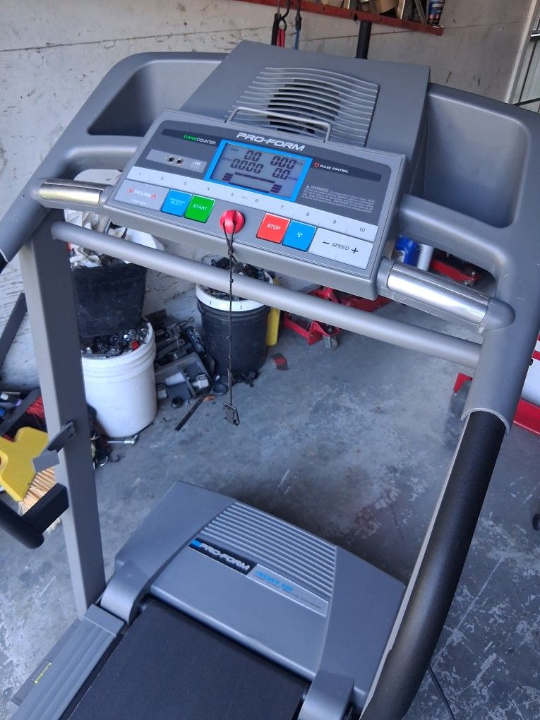 Nice Clean Working Pro Form Treadmill