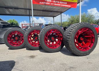 F250/F350 Rines XD 20” con llantas Rugged Master 33x12.50R20.