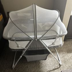 Besrey 3-in-1 Portable Baby Bassinet Cradle Easy Folding