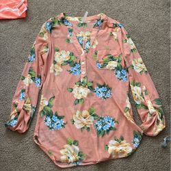 Womens Shirt Size M $5