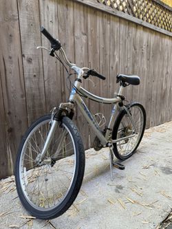 Motiv aluminum bike