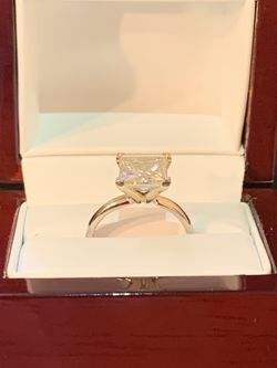 Beautiful Princess Cut Moissonite Ring