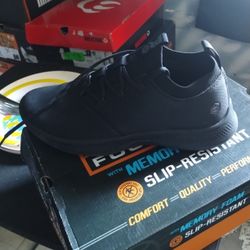 Women's Slip Resistant Shoes