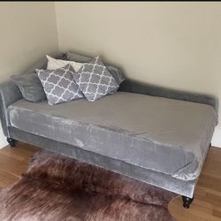 Day bed - Gray Velvet with Twin Mattress