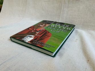 Tiger Woods “How to play Golf” 2001 (used) still in great condition.