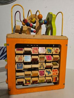 https://offerup.com/redirect/?o=Qi5Ub3lz Wooden Activity Cube