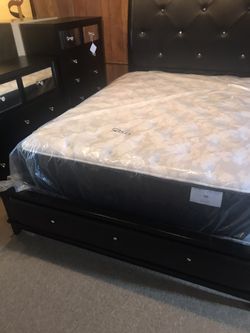 Stunning black bedroom set