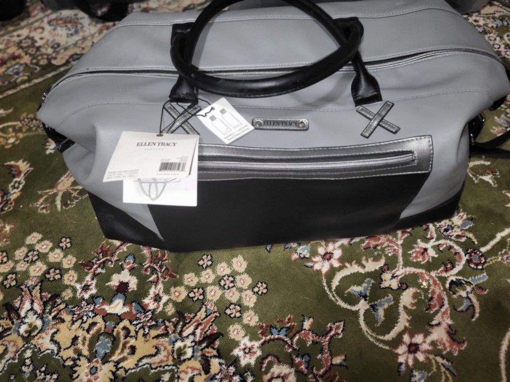Ellen Tracy Duffle