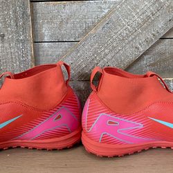 Super Cute Girls sz. 6Y Nike kids Mercurial Superfly Academy Indoor Soccer shoes/ sneakers