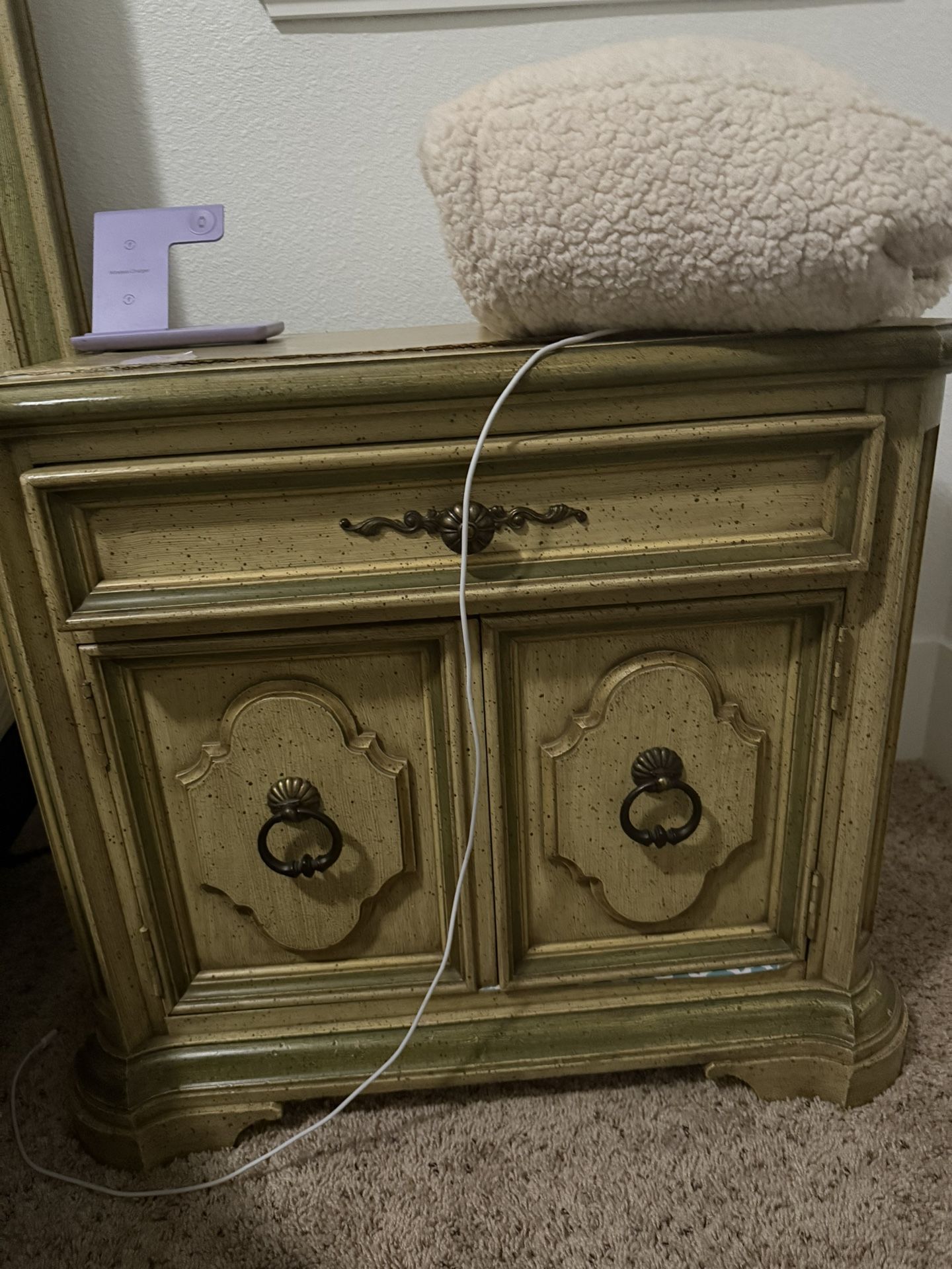 King Size Headboard And Two Night Stands