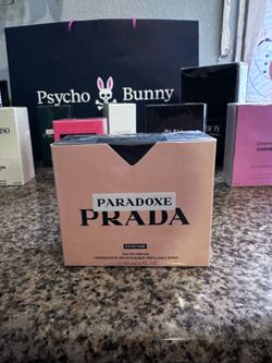 Prada Paradoxe perfume