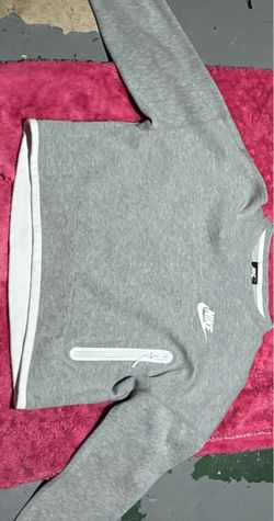 Nike Sportswear Tech Fleece Women’s Cropped Crewneck Sweatshirt (Grey/White)