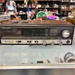 Vintage Realistic AM/FM Stereo