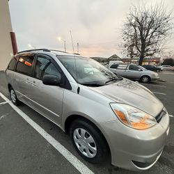 2004 Toyota Sienna