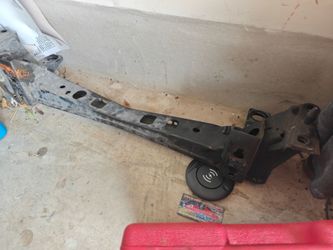 2010 GT500 lower radiator support