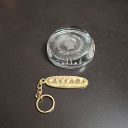 Caesars Palace Casino Crystal Paperweight Itaglio Style, Comes With Caesars Gold Finish Key Chain