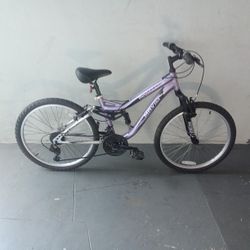 BICYCLE MONGOOSE 18 SPEED SIZE 24 BRAND NEW 