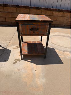 Nightstand/accent piece