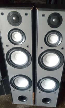 Yamaha tower loudspeakers