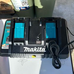 Makita DC18RD 18V Lithium-Ion Dual Port Rapid Optimum Charger