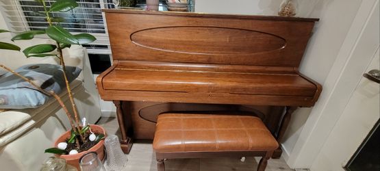 Samick Upright Piano