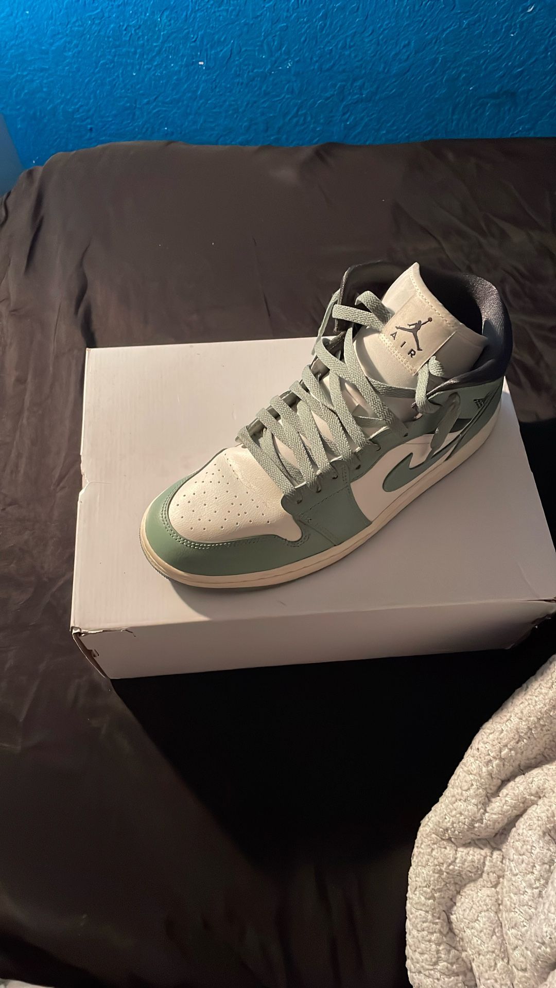 Jordan 1 Jade Smoke