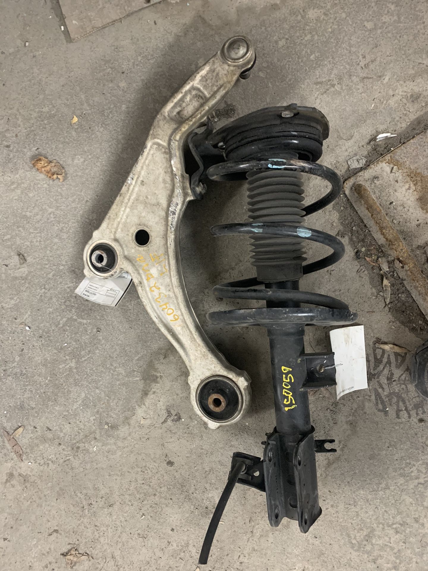 2013 Nissan Maxima Left Front control arm only