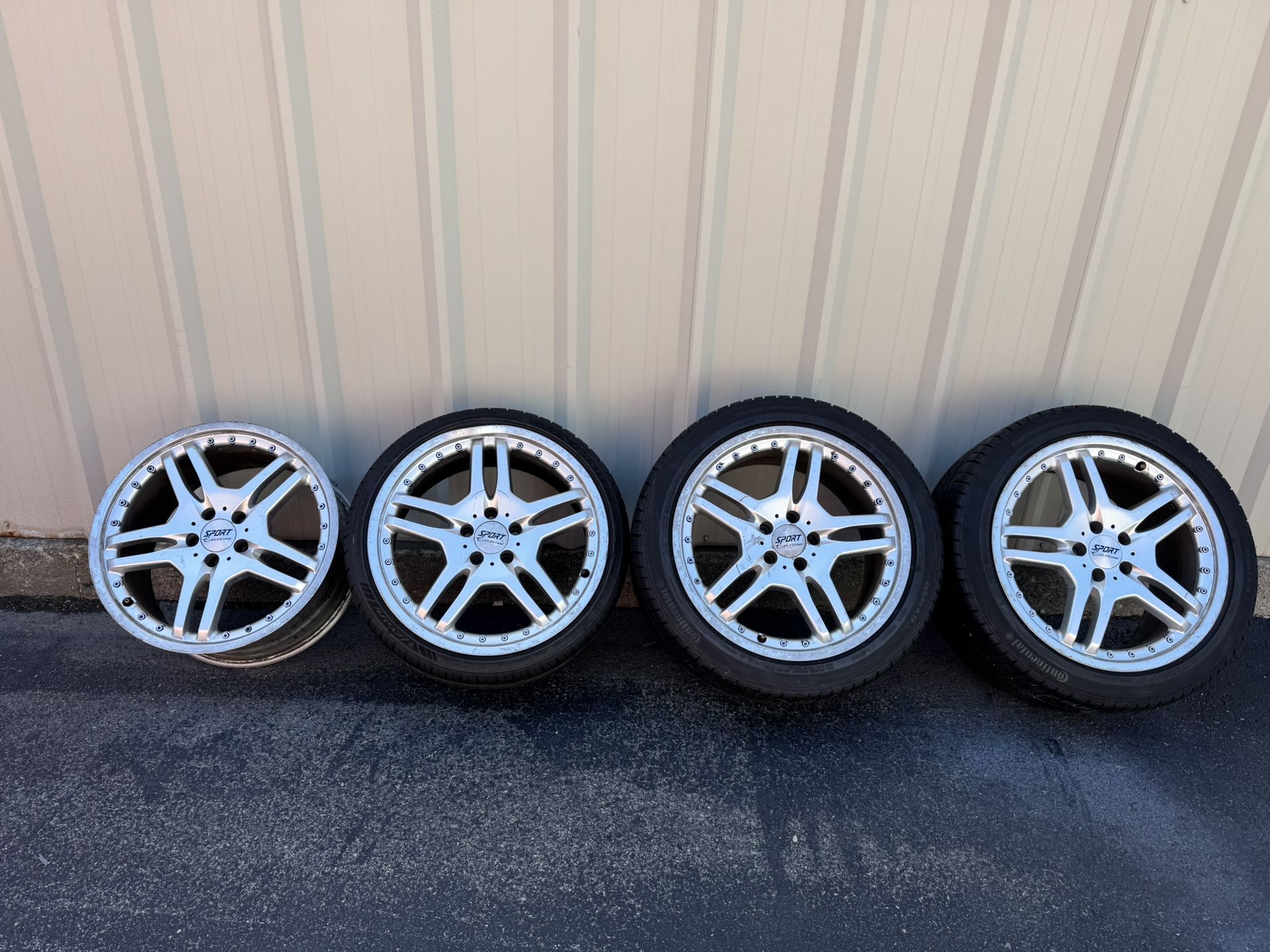 19"Tires 3 of them Rims are junk no good can be scrapeed