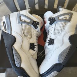 Jordan 4 white cement size 10 (NO TRADES PRICE IS FIRM)