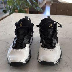 Nike Air Jordan “Flight” basketball mid top shoes