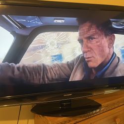 46” Sharp Tv Like New Perfect Condition
