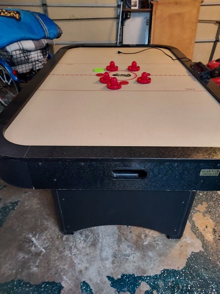 Air Hockey Table